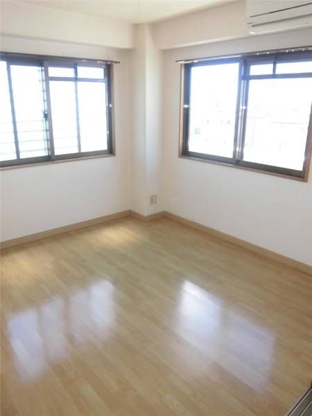 Co-op Urizun 2DK Apartment for Rent in Awase, Okinawa City - Thumbnail 2