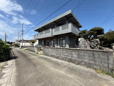 Spacious 6LDK House with Ocean Views in Sesoko Island, Okinawa — Image 3, Motobu, Okinawa