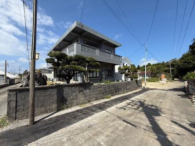 Spacious 6LDK House with Ocean Views in Sesoko Island, Okinawa — Image 2, Motobu, Okinawa