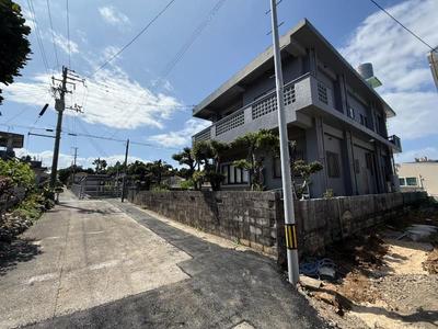 Spacious 6LDK House with Ocean Views in Sesoko Island, Okinawa — Image 1, Motobu, Okinawa
