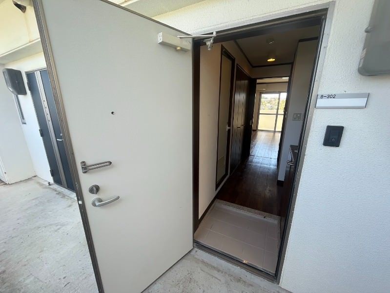 1K Apartment for Rent in Shinagawa, Haebaru Town, Okinawa - Thumbnail 2
