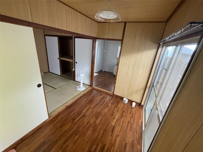 2K Apartment for Rent in Itoman City, Okinawa - 33,000 Yen - Thumbnail 2