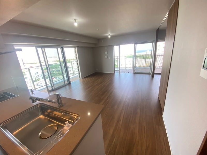 Prestige Urasoe Minatogawa 3LDK Apartment with Ocean View - Thumbnail 4