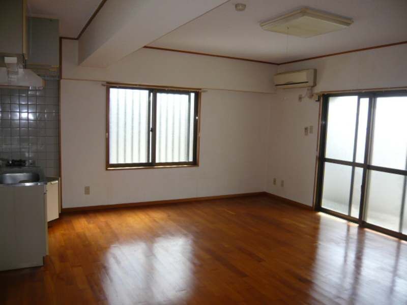1R Apartment for Rent in Urasoe, Okinawa - Top Floor, 29 sqm - Thumbnail 3