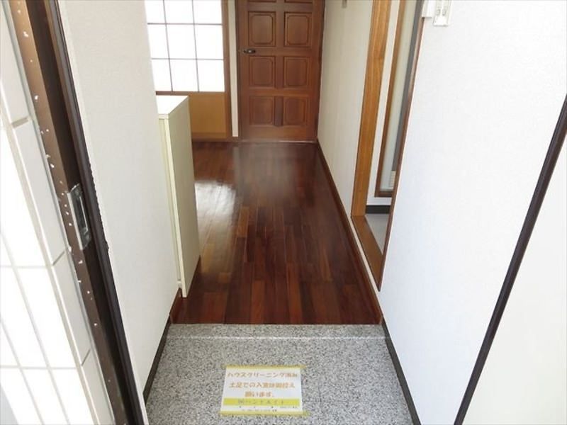 Renovated 2DK Apartment for Rent in Miyazato, Okinawa City - Thumbnail 3