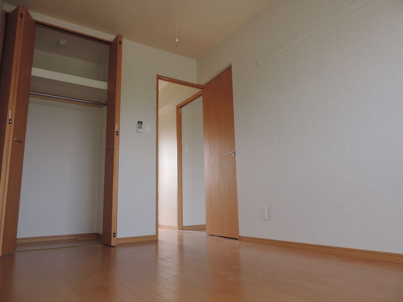 Village Akano 2LDK Apartment for Rent in Uruma, Okinawa - Thumbnail 4