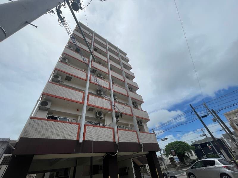 Coral Orion 501: Modern 1K Apartment for Rent in Yonabaru, Okinawa - Thumbnail 2
