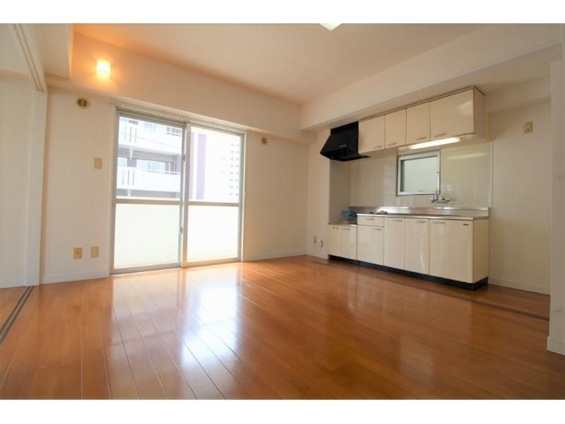 2LDK Apartment for Rent in Toyosaki, Tomigusuku City, Okinawa - Thumbnail 2