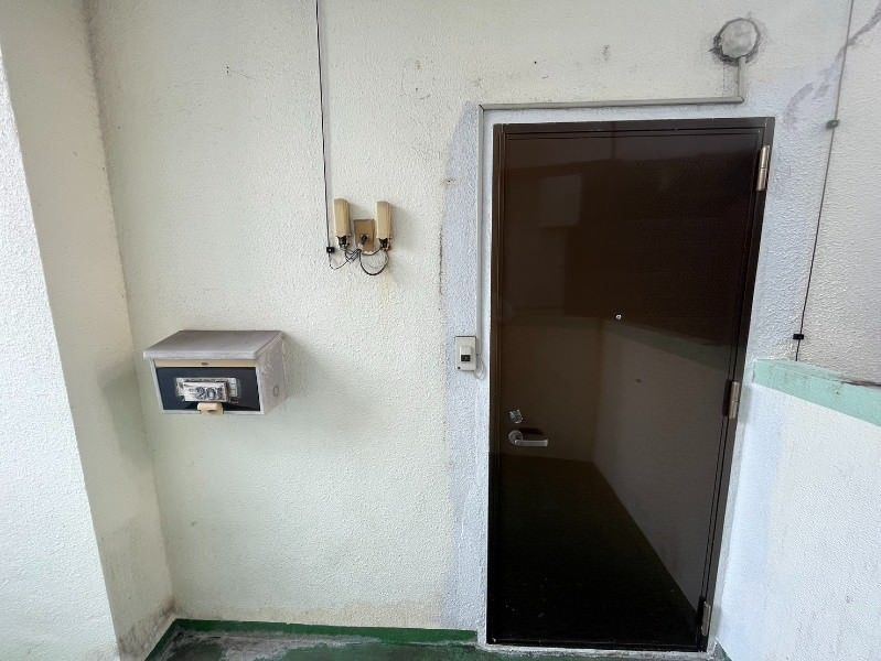 Spacious 2LDK Apartment for Rent in Haebaru Town, Okinawa - Thumbnail 2