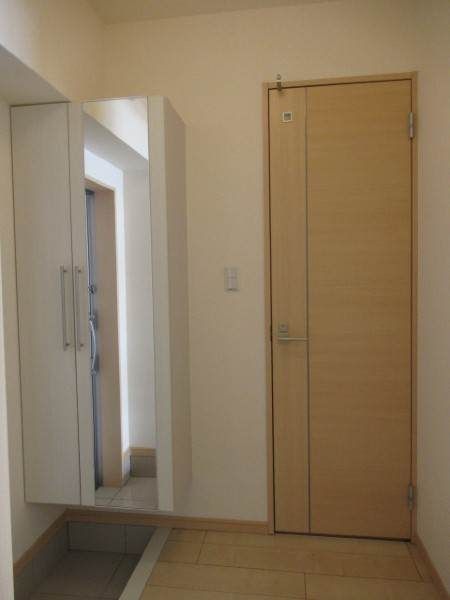 1DK Apartment for Rent in Kubota, Okinawa City with Free Internet - Thumbnail 2
