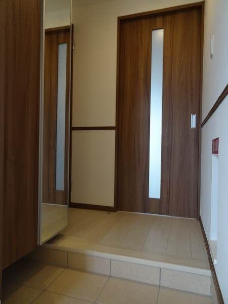 1LDK Apartment for Rent in Okinawa City with Auto-Lock & Internet - Thumbnail 4