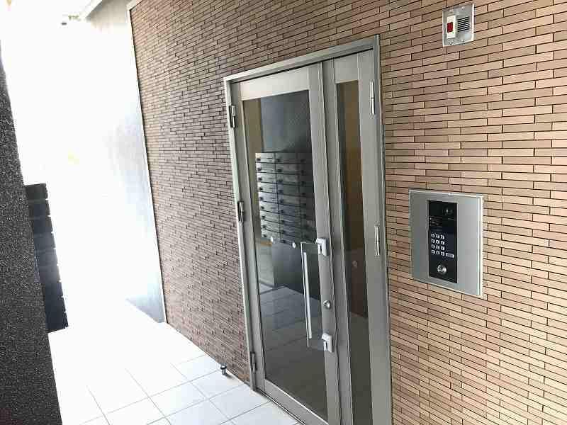 1LDK Apartment for Rent in Okinawa City with Auto-Lock & Internet - Thumbnail 3