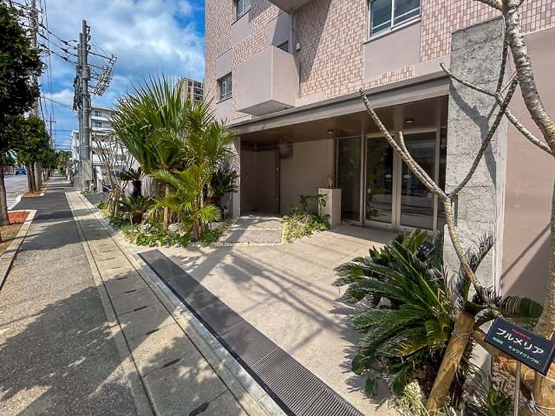 Premist Chatan Araha Beach The TERRACE 1LDK Rental - Thumbnail 3
