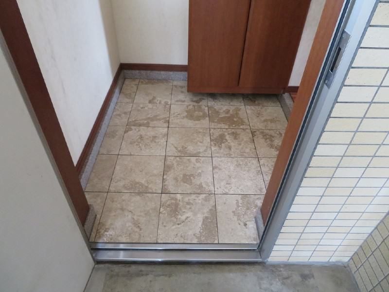 Cosmos Heim 2DK Apartment for Rent in Urasoe Miyagi, Okinawa - Thumbnail 2