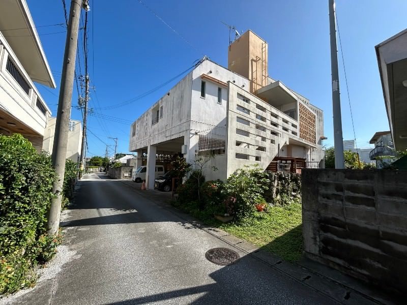 Two-Generation RC House with Garden for Sale in Uruma, Okinawa - Thumbnail 4