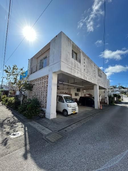Two-Generation RC House with Garden for Sale in Uruma, Okinawa - Thumbnail 3