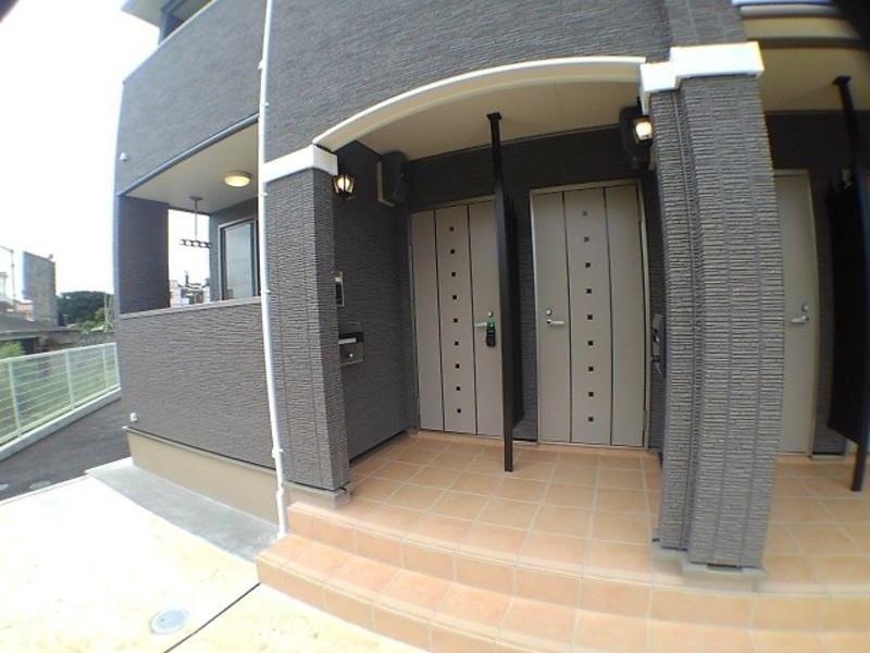 2LDK Apartment for Rent in Okinawa City, Meido - Thumbnail 3