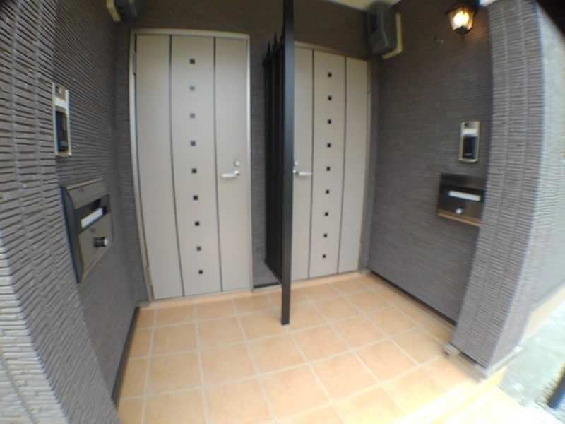 2LDK Apartment for Rent in Okinawa City, Meido - Thumbnail 4