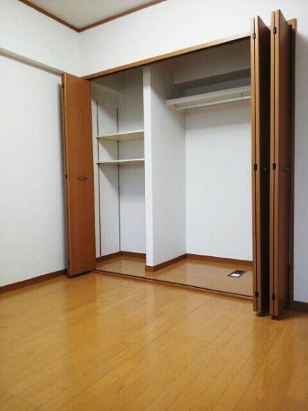 3LDK Apartment for Rent in Urasoe, Okinawa - 110,000 Yen - Thumbnail 4