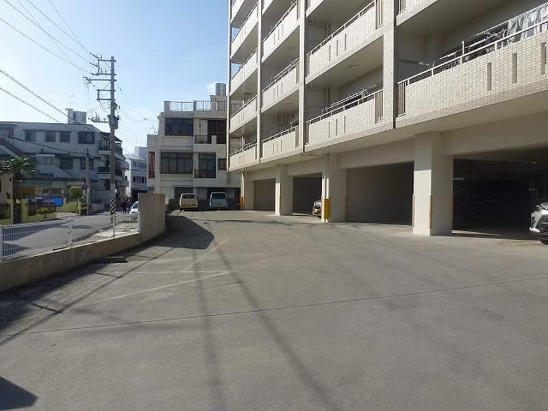 Palace Court 2LDK Apartment for Rent in Naha, Okinawa - Thumbnail 3