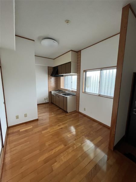 2DK Apartment for Rent in Tomigusuku, Okinawa - 39sqm - Thumbnail 4