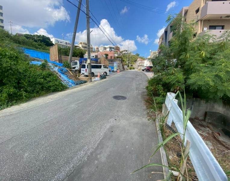 Renovated 2LDK Apartment for Sale in Okinawa City's Momohara - Thumbnail 4