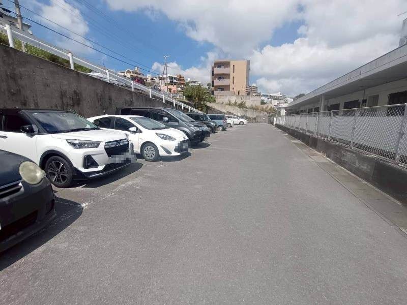 Renovated 2LDK Apartment for Sale in Okinawa City's Momohara - Image 1