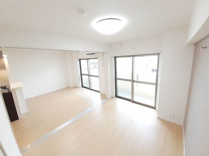 Modern 2LDK Apartment for Rent in Naha, Okinawa - Thumbnail 4