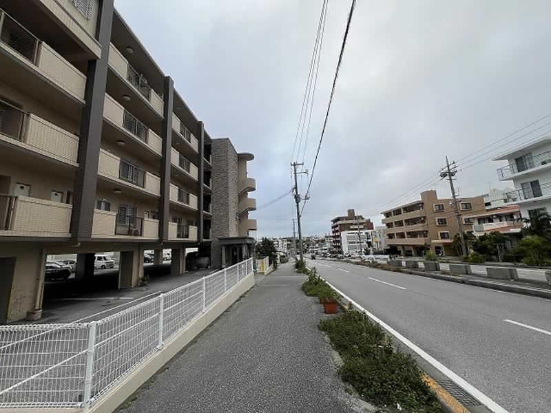 Rising Star 2LDK Apartment for Rent in Urasoe, Okinawa - Thumbnail 3