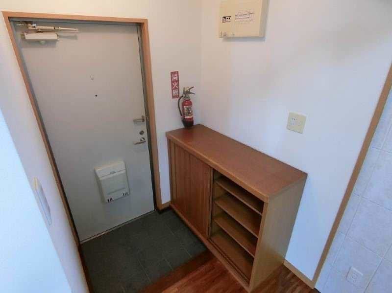 2LDK Apartment for Rent in Naha Omoromachi with Balcony - Thumbnail 3