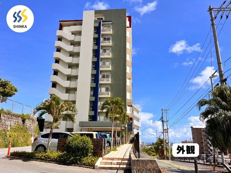 3LDK Ocean View Apartment in Okinawa City with Balcony - Thumbnail 2