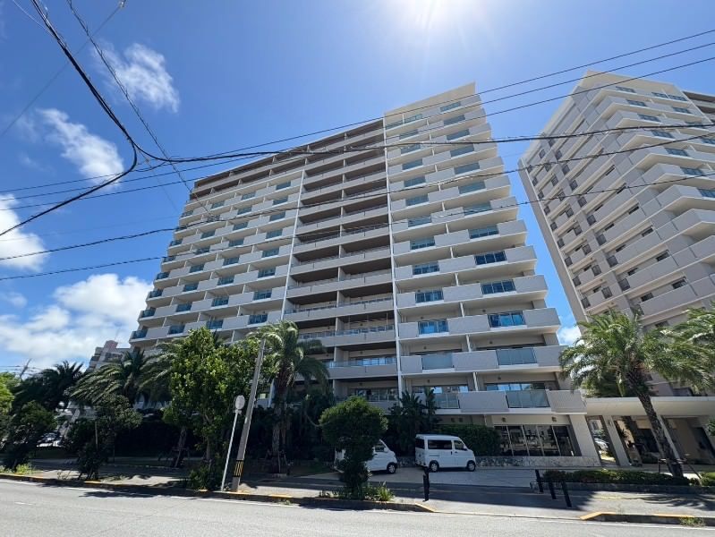 Ocean View 2LDK Apartment for Rent in Tomigusuku, Okinawa - Thumbnail 2