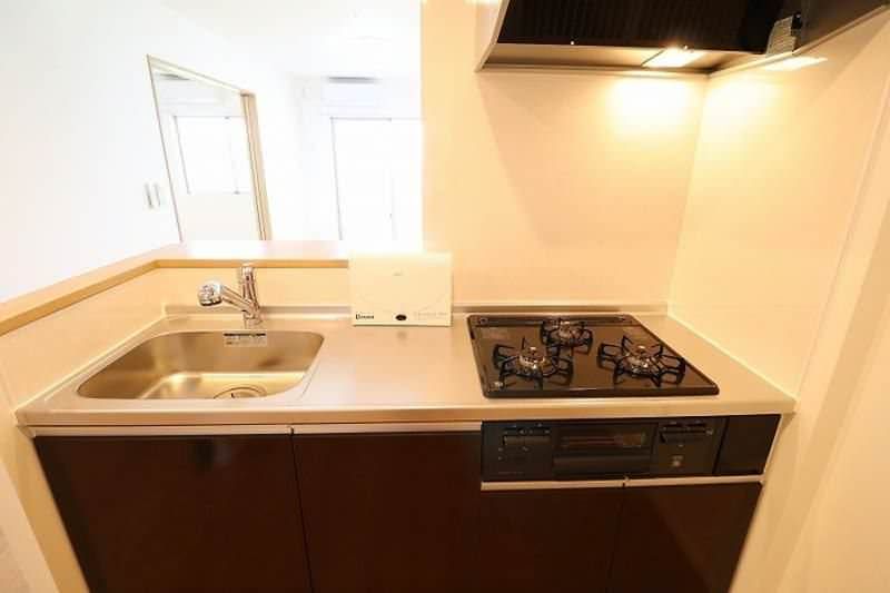 Modern 1LDK Apartment in Okinawa City with Free Internet - Thumbnail 4
