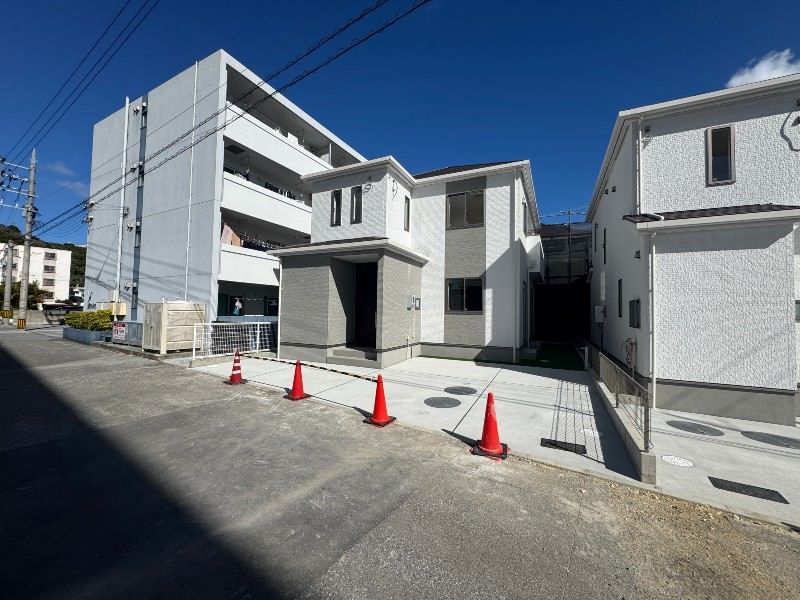 New 4LDK House in Uruma, Okinawa with High Wind Resistance - Thumbnail 2