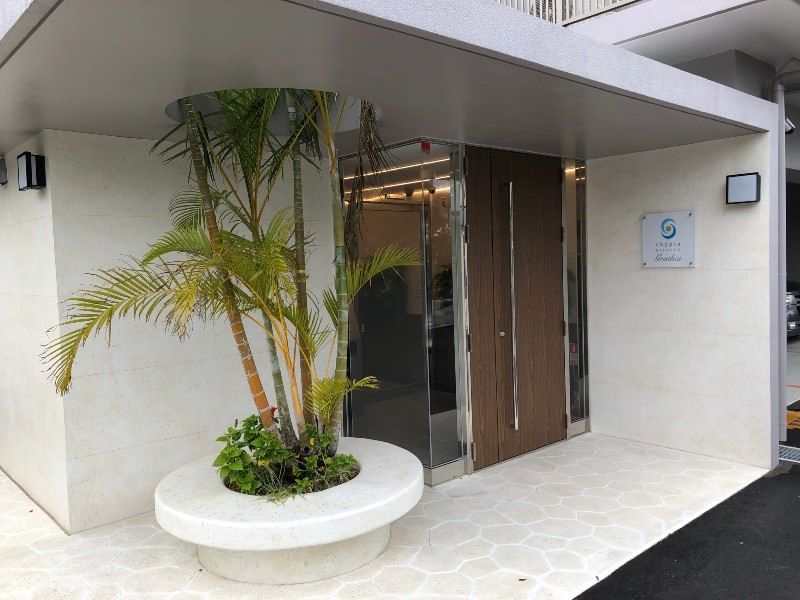 2LDK Corner Apartment with Ocean View in Okinawa City Hiyagon - Thumbnail 3