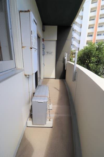 1LDK Apartment for Rent in Chatan, Okinawa - 45.26m² - Thumbnail 3