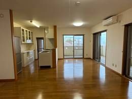 2LDK Apartment for Rent in Yomitan Village, Okinawa with 2 Parking - Main Image