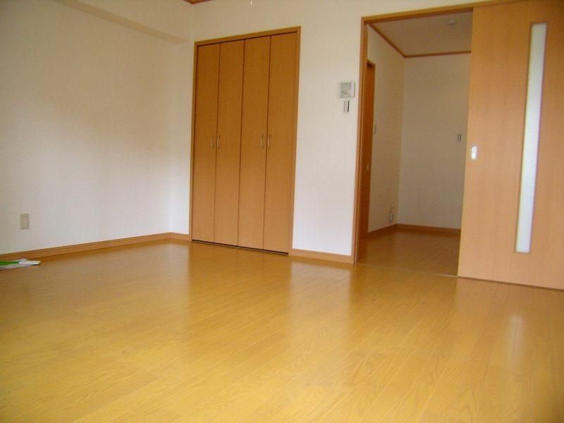 LOOP 1K Apartment for Rent in Naha City, Okinawa - Pet Friendly - Thumbnail 2
