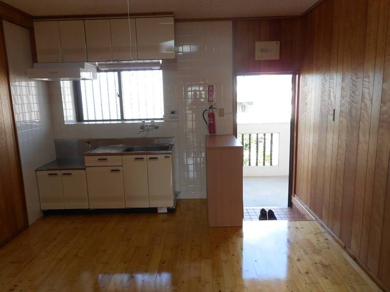 2DK RC Apartment for Rent in Haebaru Town, Okinawa - Thumbnail 3
