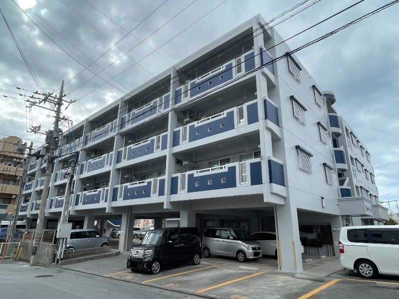 Howa Mansion 3LDK Rental Apartment in Tomigusuku, Okinawa - Thumbnail 2