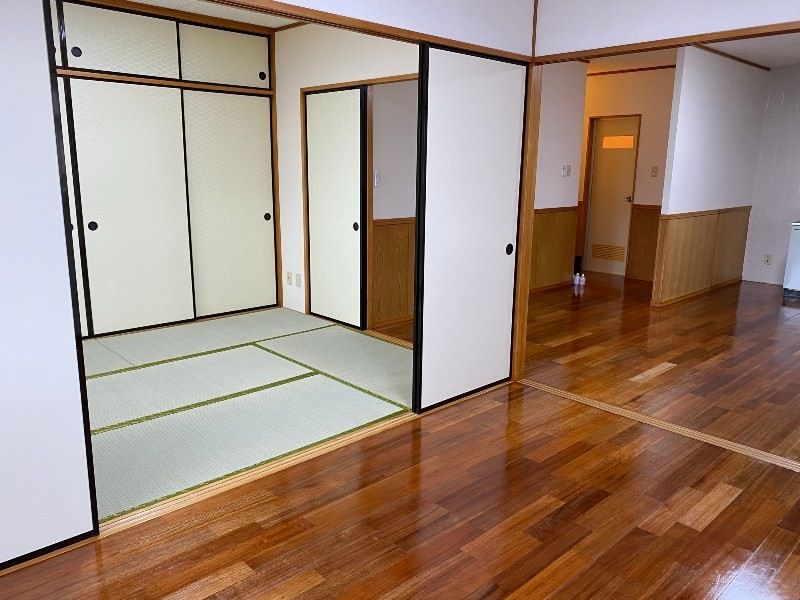 Howa Mansion 3LDK Rental Apartment in Tomigusuku, Okinawa - Thumbnail 4