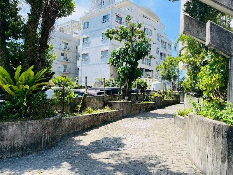 Renovated 3LDK Apartment for Sale in Okinawa City - Thumbnail 2