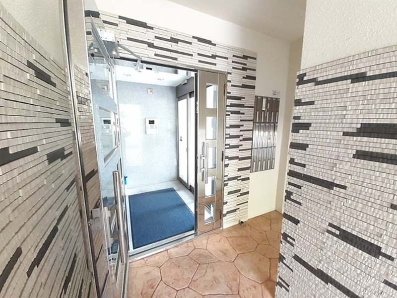 2LDK Apartment for Rent in Urasoe, Okinawa - 66.58 sqm - Thumbnail 2