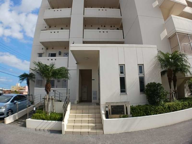 Modern 1DK Apartment for Rent in Okinawa City, Okinawa - Thumbnail 3