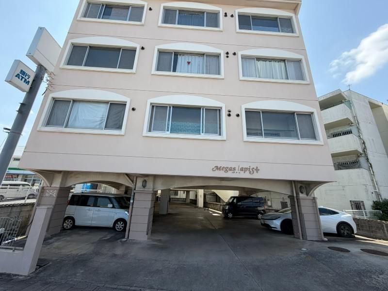 1LDK Apartment for Rent in Urasoe, Okinawa with Auto-Lock - Thumbnail 2