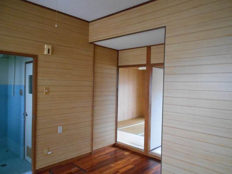 2DK Apartment for Rent in Urasoe City, Okinawa - Thumbnail 2