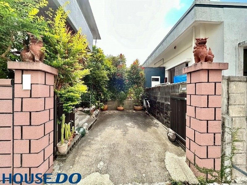 Ocean View 4LDK House in Nishihara, Okinawa - Thumbnail 3