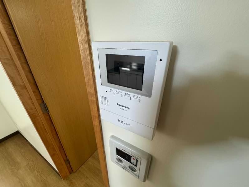 Rent 2DK Apartment near Onoyama Park Station, Naha - Thumbnail 2