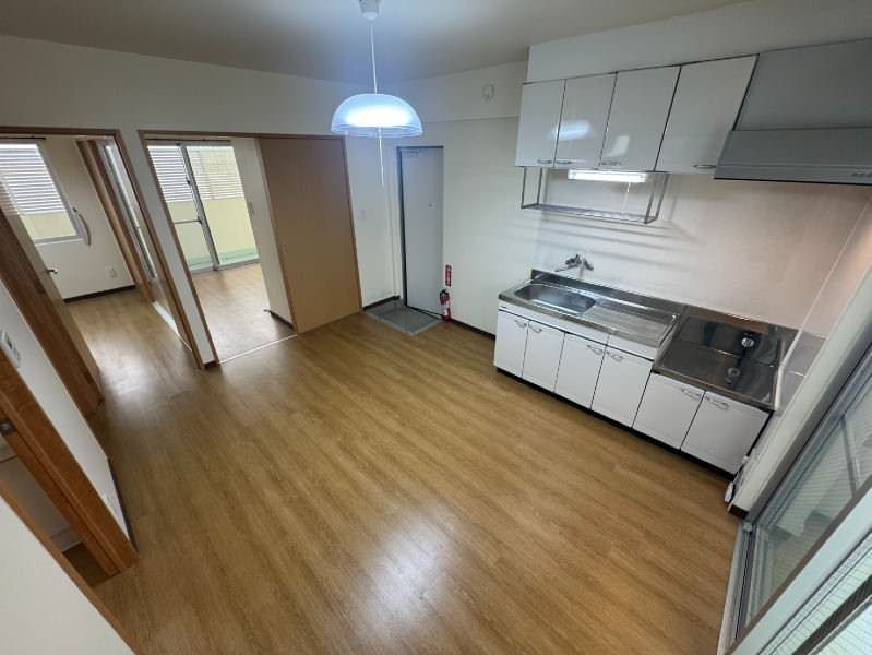 Rent 2DK Apartment near Onoyama Park Station, Naha - Thumbnail 4