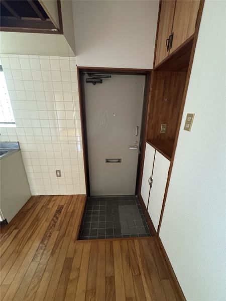 2DK Apartment for Rent in Ginowan, Okinawa - 37.44 sqm - Thumbnail 3